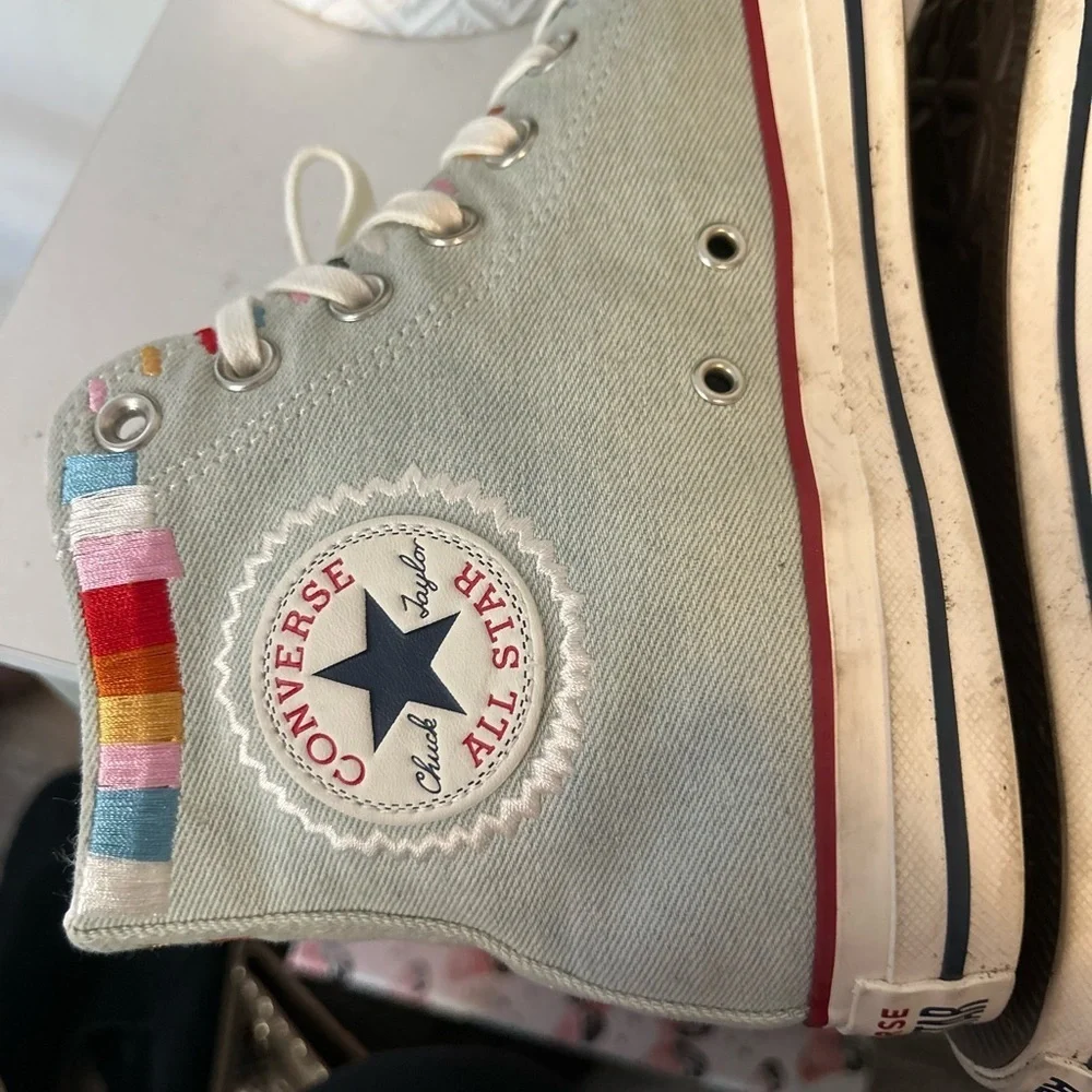 Converse High-Top Sneakers in Light Gray with Rainbow Accents